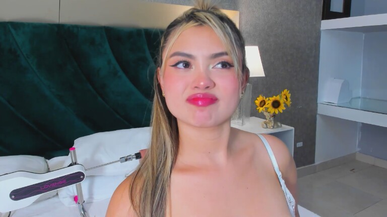 AlexandraLopez's Streamate show and profile