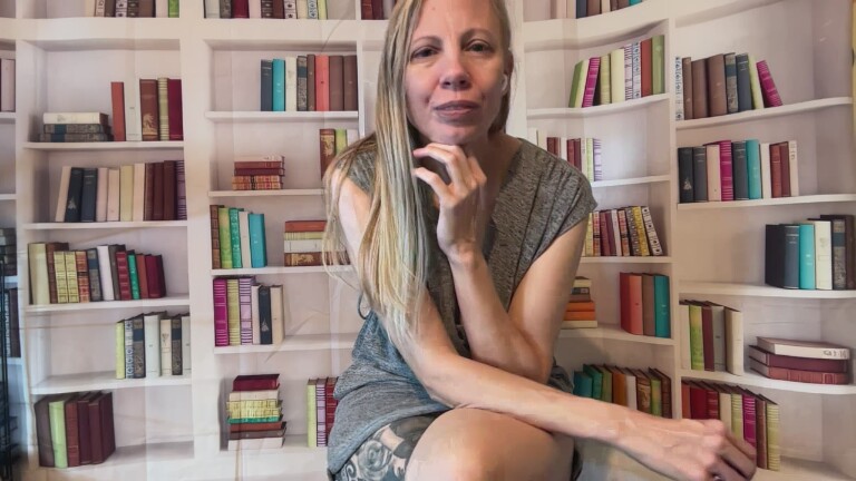 RolePlayingLucy's Streamate show and profile