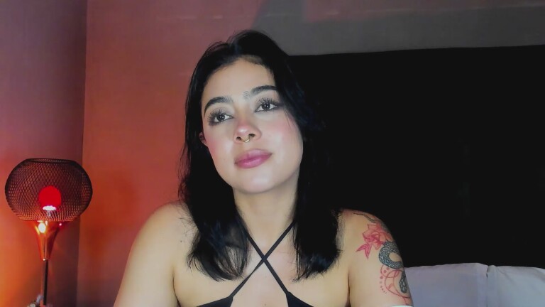 TaniaRedd's Streamate show and profile