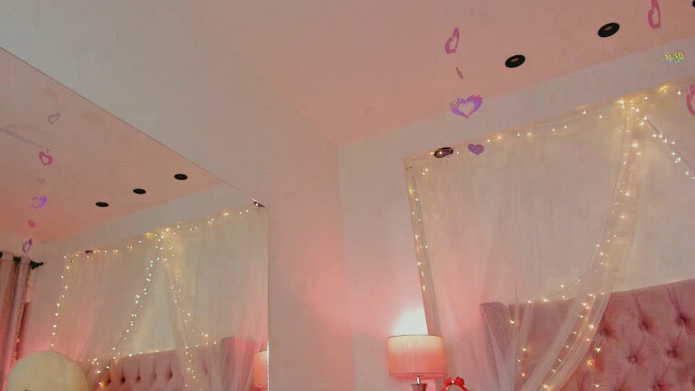 AlexandraWinterr's Streamate show and profile