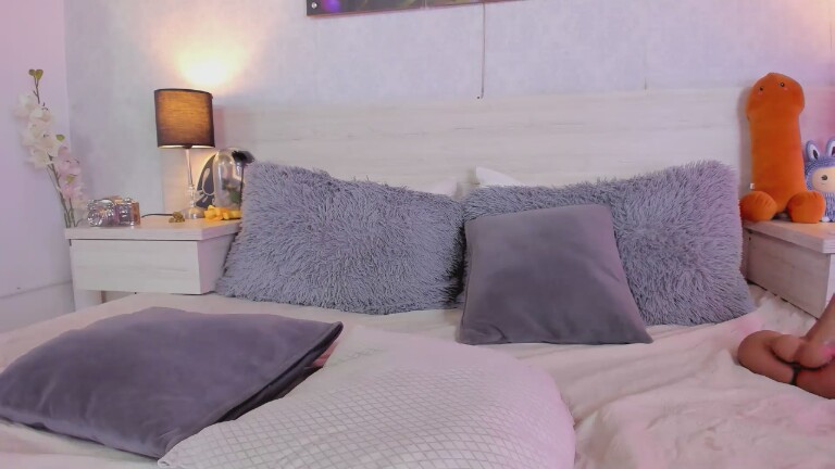 SamanthaaWoods's Streamate show and profile