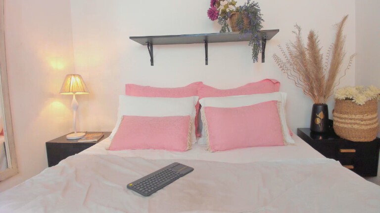 CarlaHoll's Streamate show and profile