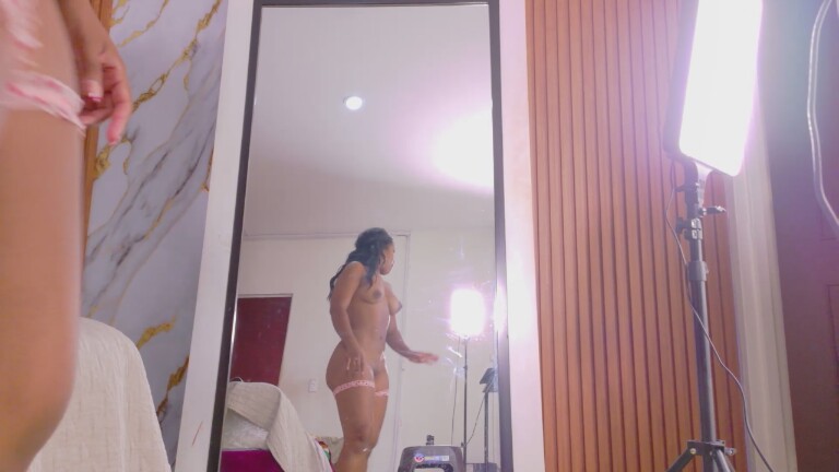 sasshhaaa's Streamate show and profile