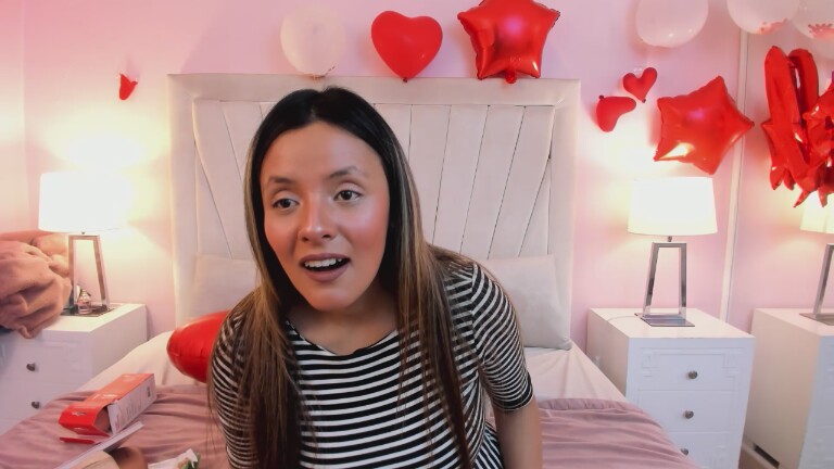 CynthiaMore's Streamate show and profile