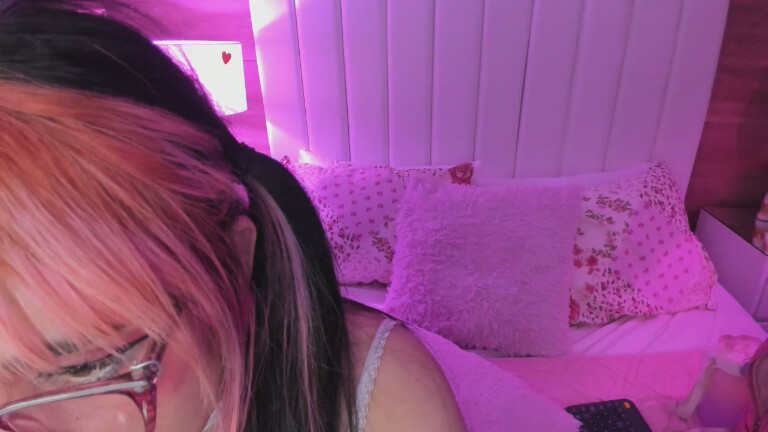 MaddieWaves's Streamate show and profile