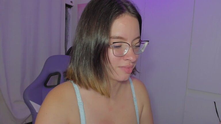 MadeleineMuller's Streamate show and profile