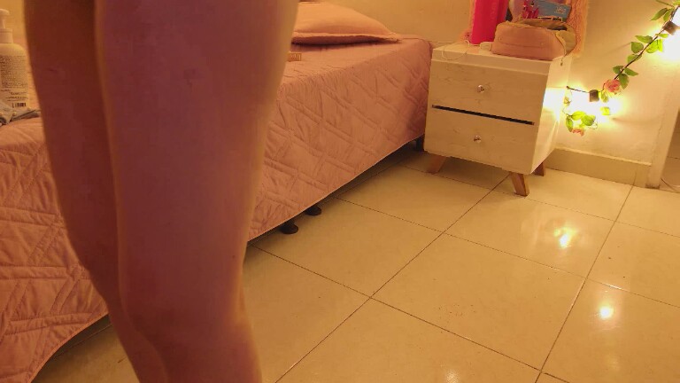 JulieDiamondGB's Streamate show and profile