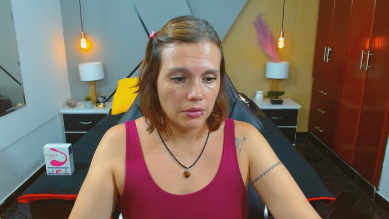 ConieMoss's Streamate show and profile