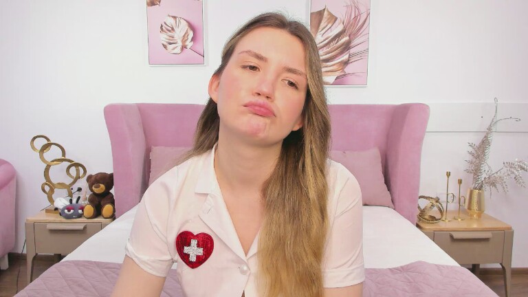 Reneswee's Streamate show and profile