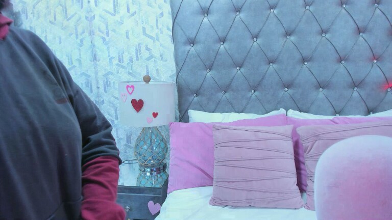 MaddieWaves's Streamate show and profile