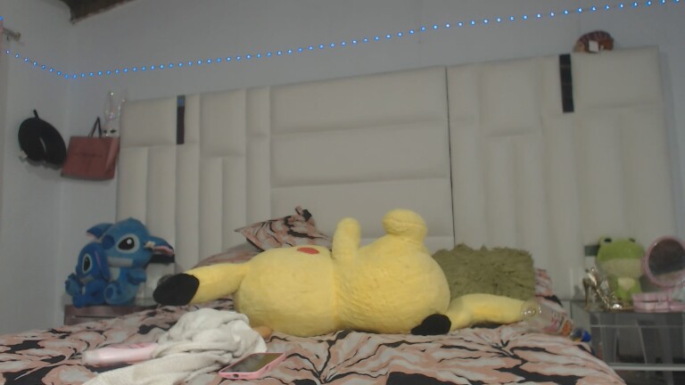 LuU18's Streamate show and profile