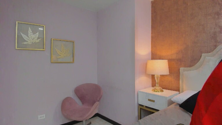 KhloeWonders's Streamate show and profile