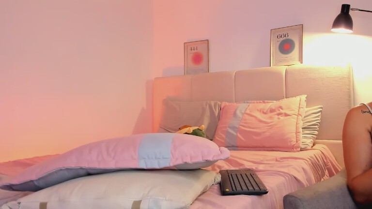 NayaPalmer's Streamate show and profile