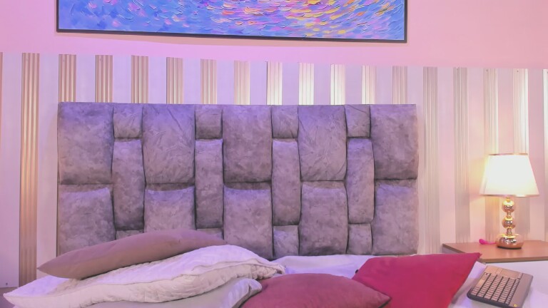 nova_lanee's Streamate show and profile